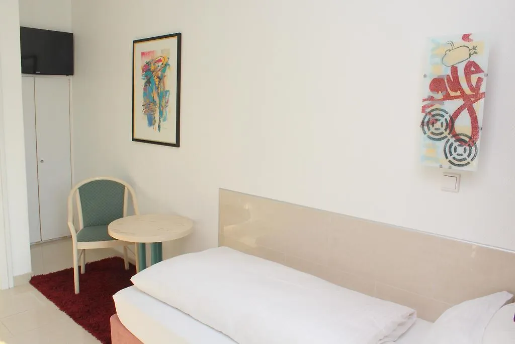 ***  Hotel Heidelberger Hof Dusseldorf Germany
