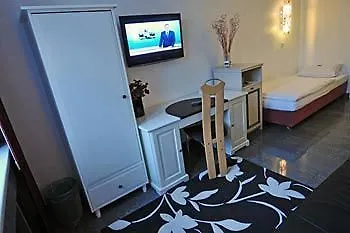 ***  Hotel Heidelberger Hof Dusseldorf Germany